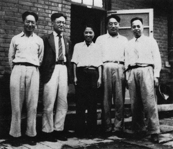 维嘉资本 巴金与鲁迅、冰心等大家的书信写了什么，《锦书来：巴金和他的朋友们》将揭密